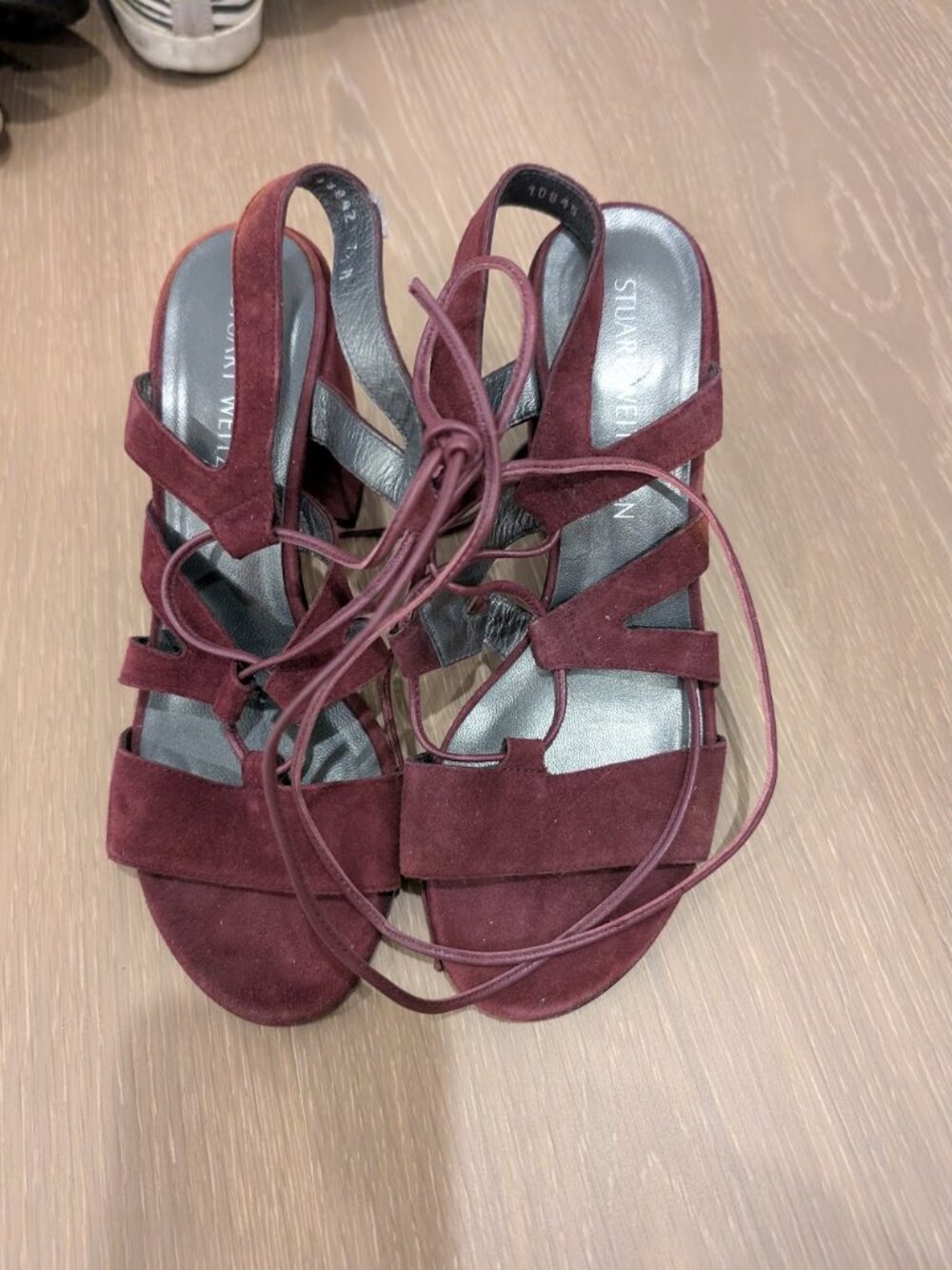 EUC Stuart Weitzman Womens Strappy Block Heel Sandals Burgundy Suede Size 7.5